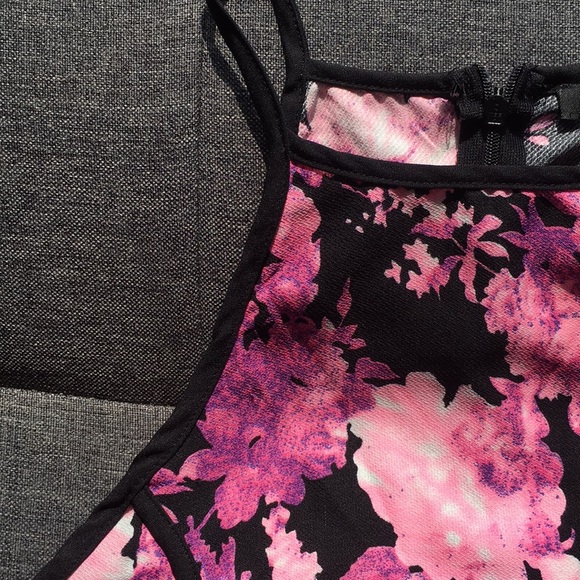 Peplum style top - Picture 4 of 6